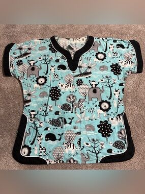 Women’s scrub top
